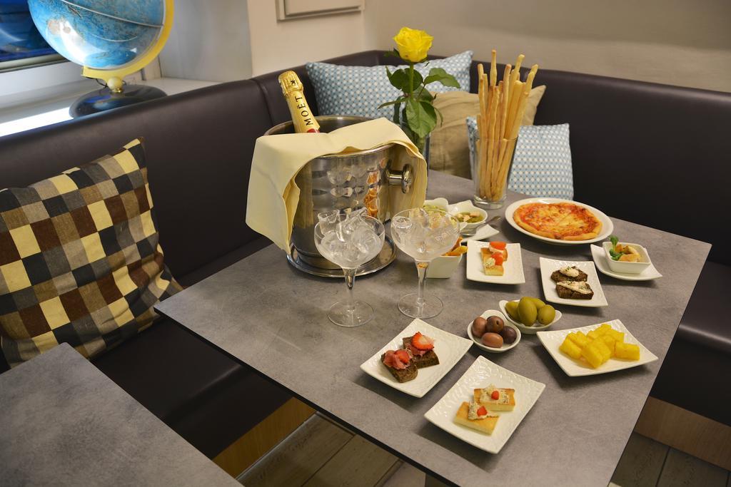 Bed and Breakfast Maison B Турин Екстер'єр фото